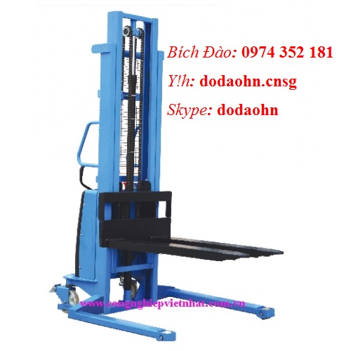 Xe nâng bán tự động